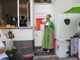 Händlerin im Bayern-Look , Fotos: Judith Kessler