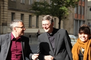 Erzbischof Dr. Rainer Maria Woelki (Mitte) bei seiner Ankunft vor der Neuen Synagoge,   Fotos: Nadine Bose