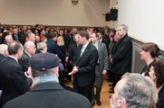 Großer Saal des Centrum Judaicum mit Gemeindemitgliedern, Delegationsmitgliedern des Staatspräsidenten Shimon Peres und Mitgliedern der Israelischen Botschaft in Deutschland